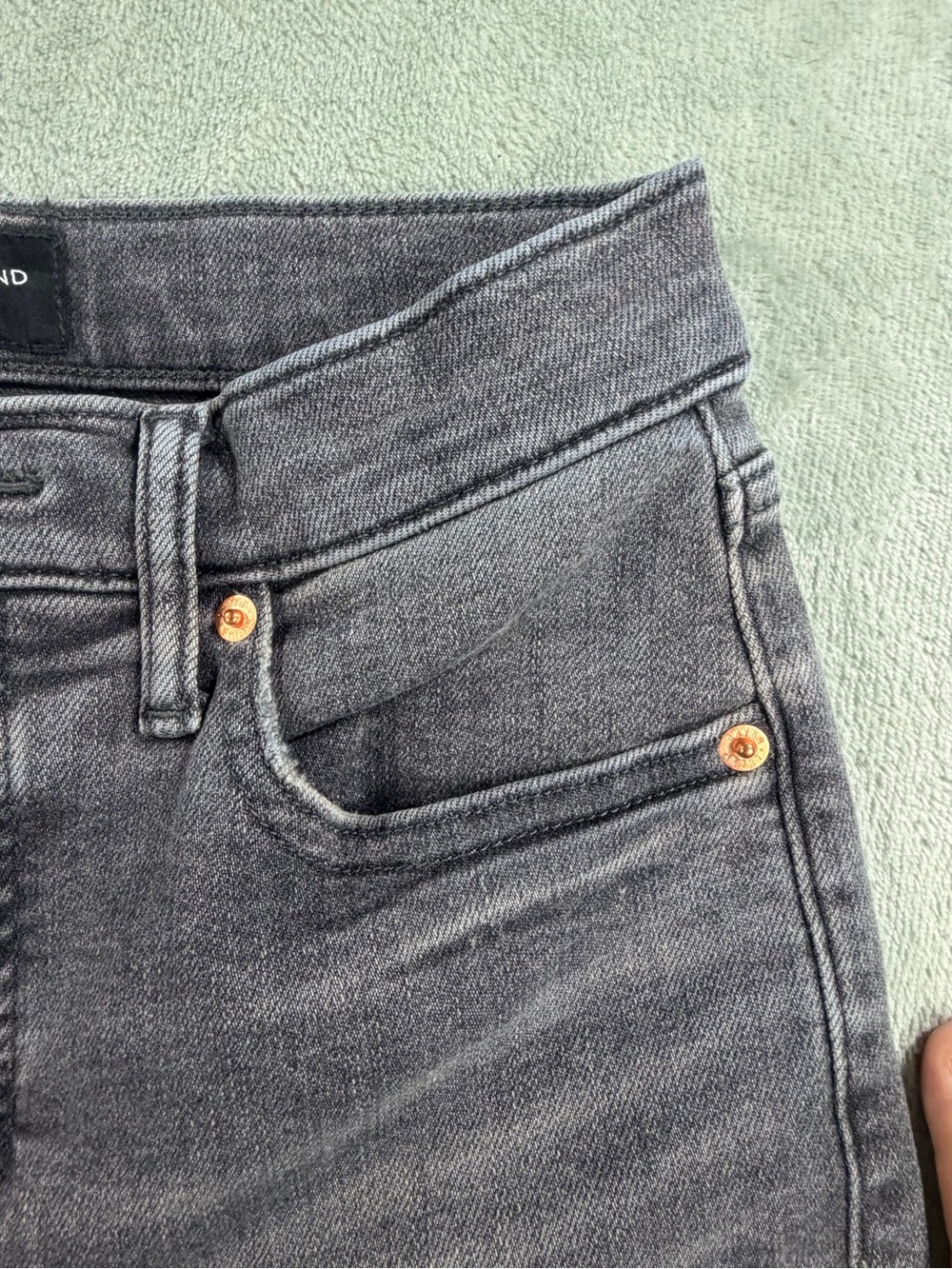 Lucky Brand Women’s Skinny Jeans in Washed Black with Knee Rips - Picture 7 of 16